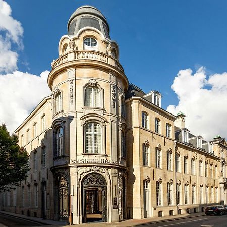 安特卫普蓝宝石之家傲途格精选酒店 外观 照片 The former headquarters of the Institut de France, at 103 rue de Rivoli, Paris 1st arrondissement